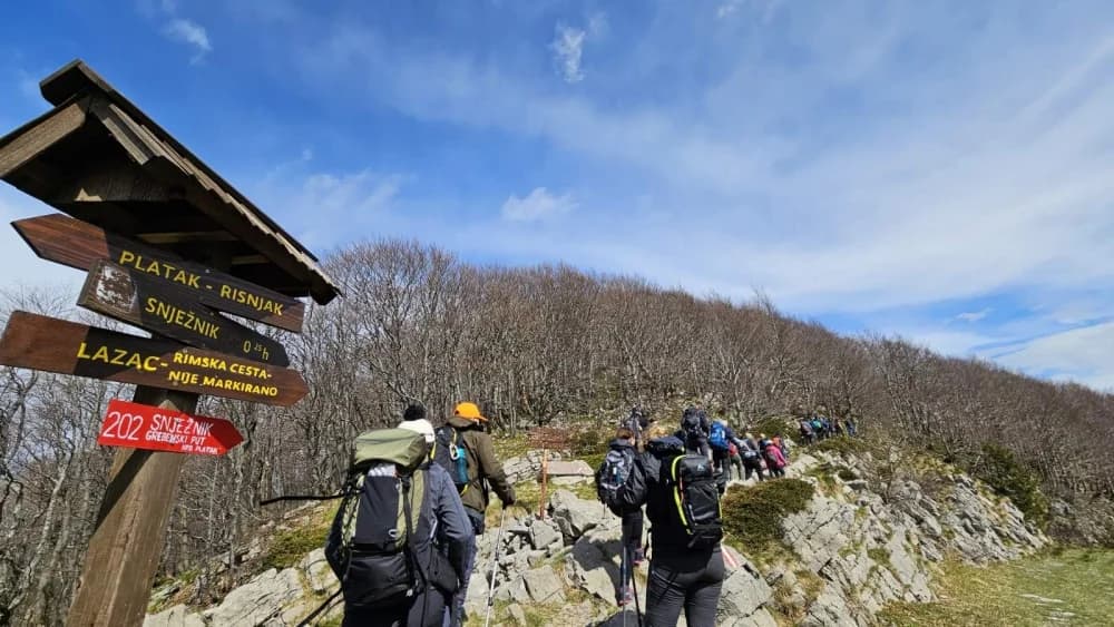 FOTO: „Maturalac“ polaznika 6. opće planinarske škole HPD Gojzerica Požega u Gorskom kotaru
