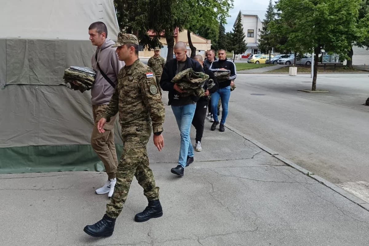 U Požegi 107 ročnika započelo dragovoljno vojno osposobljavanje