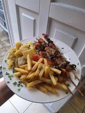 DIVNA GESTA: Restoran Begović u Požegi od svakog računa donira po 1 euro za liječenje malog Roka