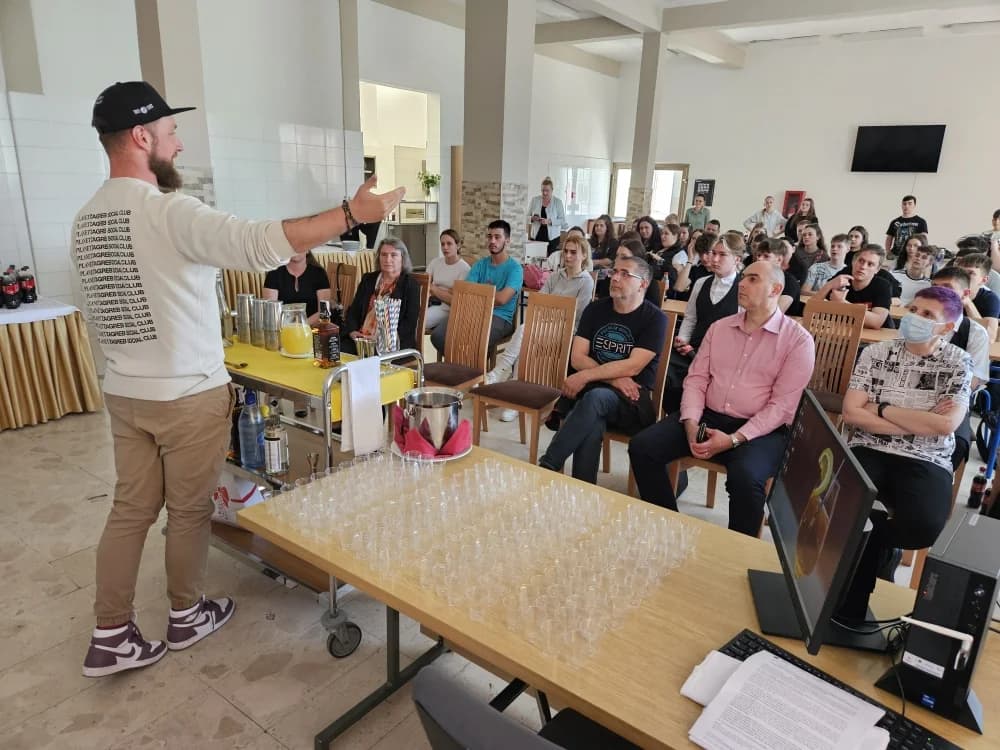 Obrtničkoj školi Požega uručena nagrada od 3.000 eura i održano masterclass predavanje