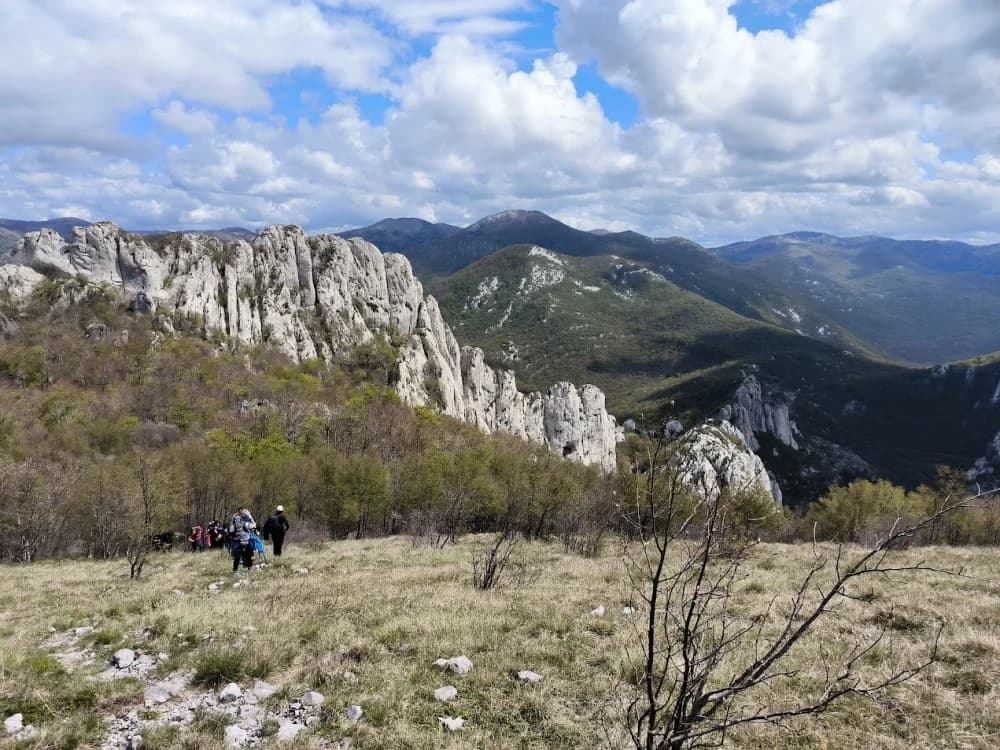HPD Gojzerica i HPD Strmac Nova Gradiška na zajedničkom izletu na Srednji Velebit