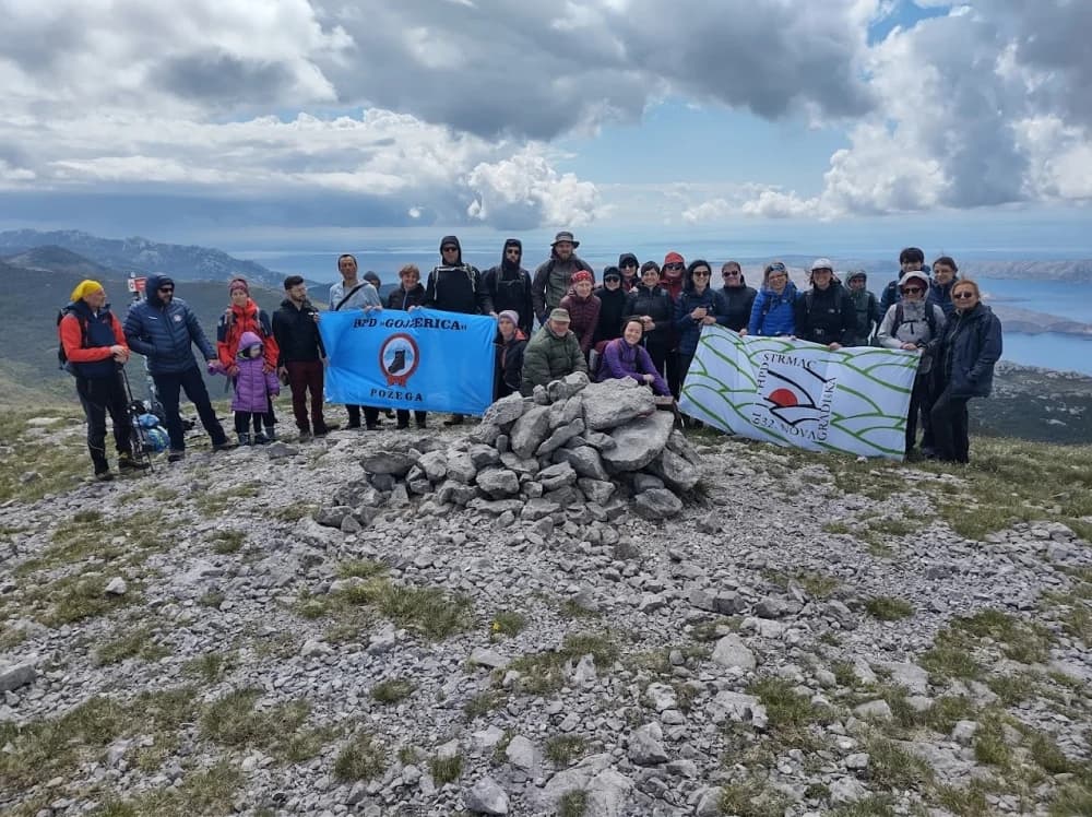 HPD Gojzerica i HPD Strmac Nova Gradiška na zajedničkom izletu na Srednji Velebit