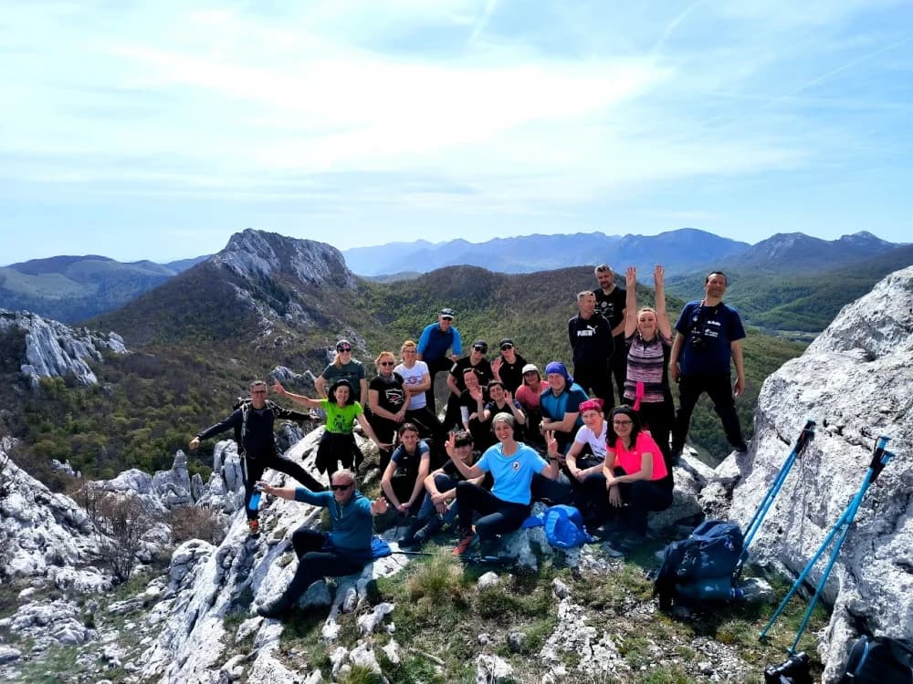 HPD Gojzerica i HPD Strmac Nova Gradiška na zajedničkom izletu na Srednji Velebit