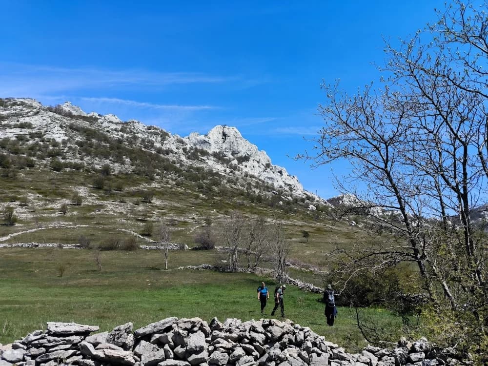 HPD Gojzerica i HPD Strmac Nova Gradiška na zajedničkom izletu na Srednji Velebit