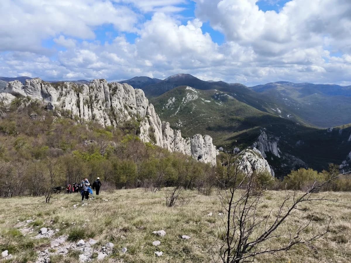 HPD Gojzerica i HPD Strmac Nova Gradiška na zajedničkom izletu na Srednji Velebit