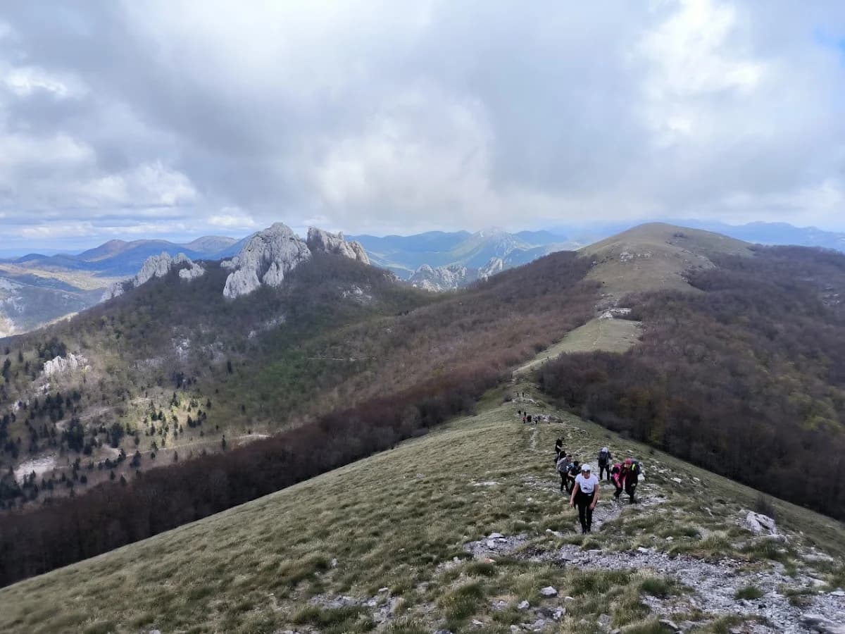 HPD Gojzerica i HPD Strmac Nova Gradiška na zajedničkom izletu na Srednji Velebit