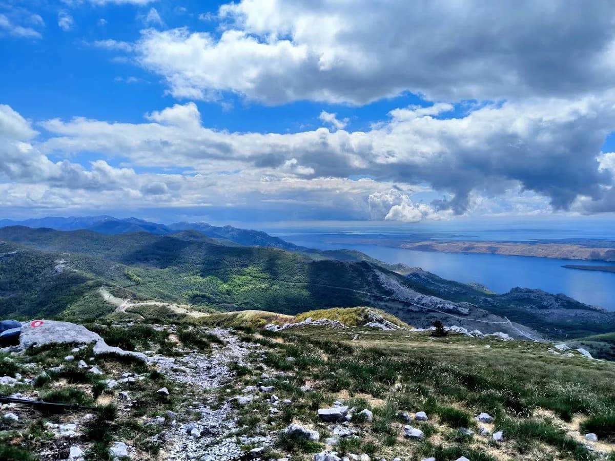 HPD Gojzerica i HPD Strmac Nova Gradiška na zajedničkom izletu na Srednji Velebit