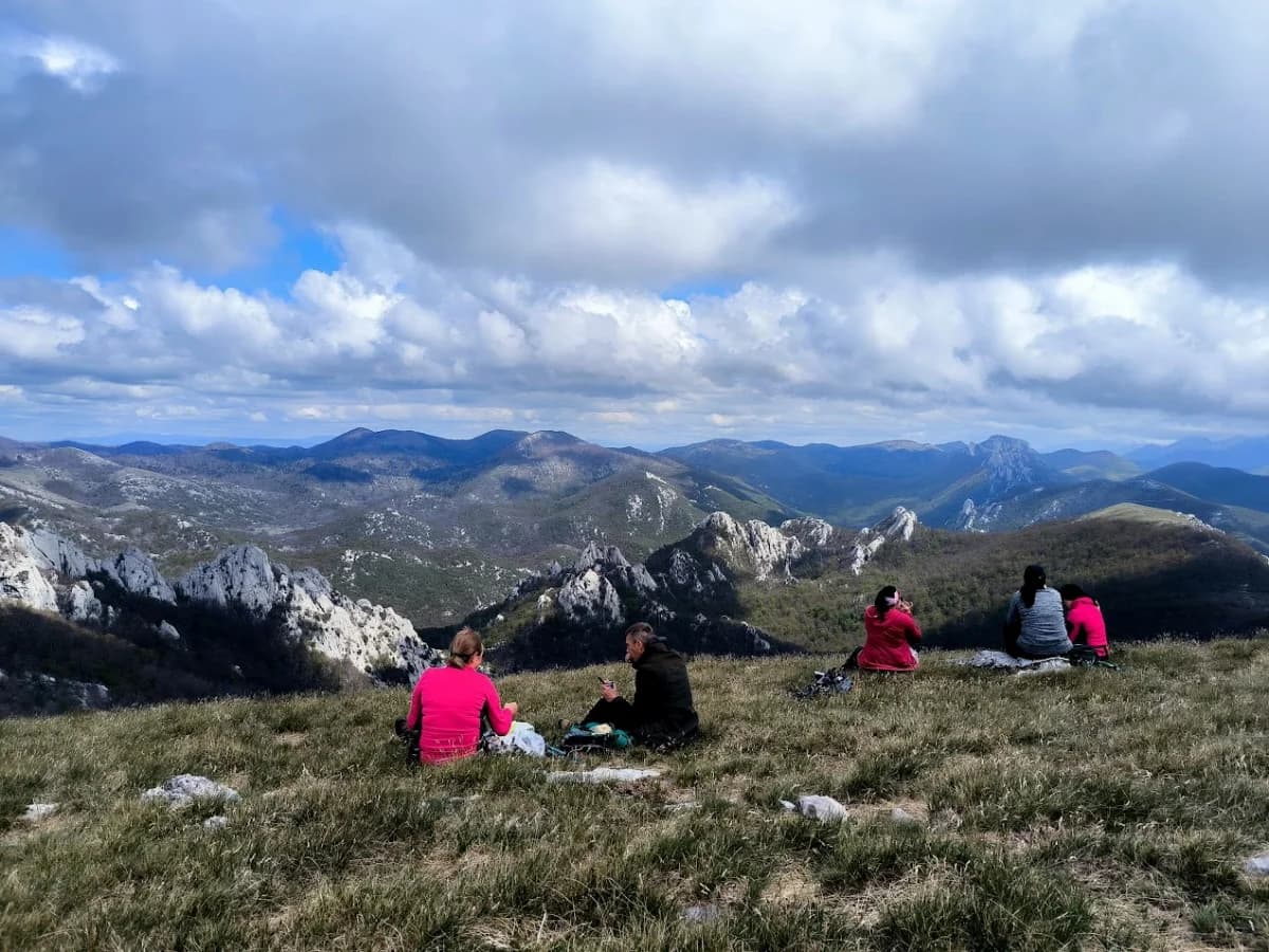 HPD Gojzerica i HPD Strmac Nova Gradiška na zajedničkom izletu na Srednji Velebit