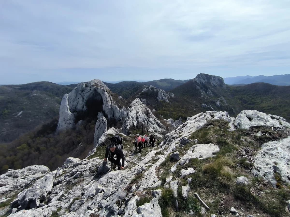 HPD Gojzerica i HPD Strmac Nova Gradiška na zajedničkom izletu na Srednji Velebit