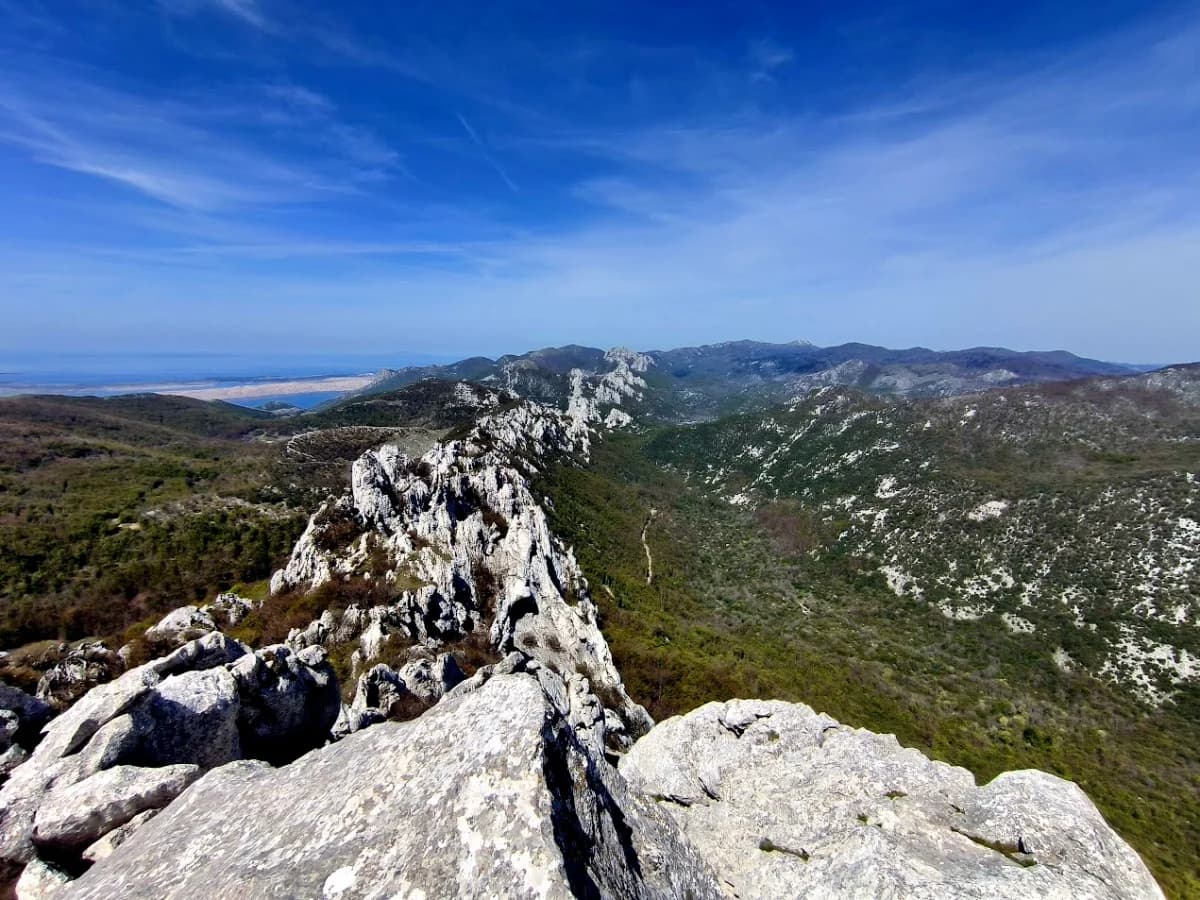 HPD Gojzerica i HPD Strmac Nova Gradiška na zajedničkom izletu na Srednji Velebit