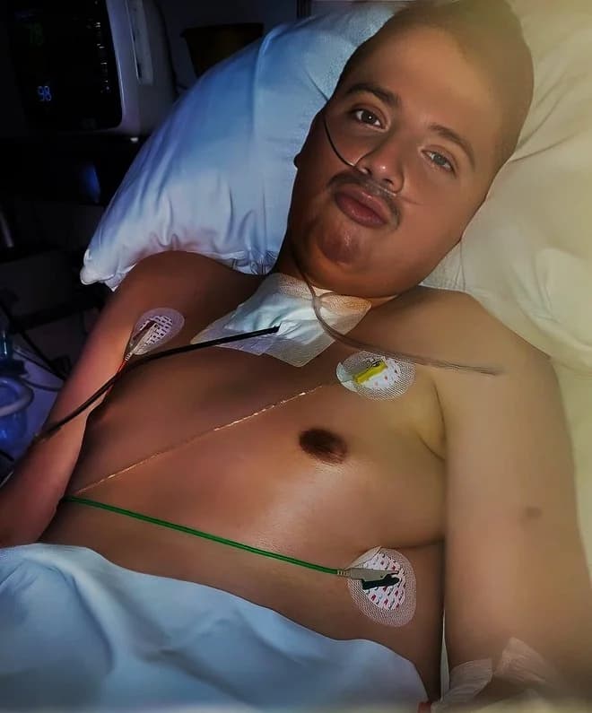 Pakračanin Karlo (23) nepokretan je već 22 mjeseca i treba našu pomoć!