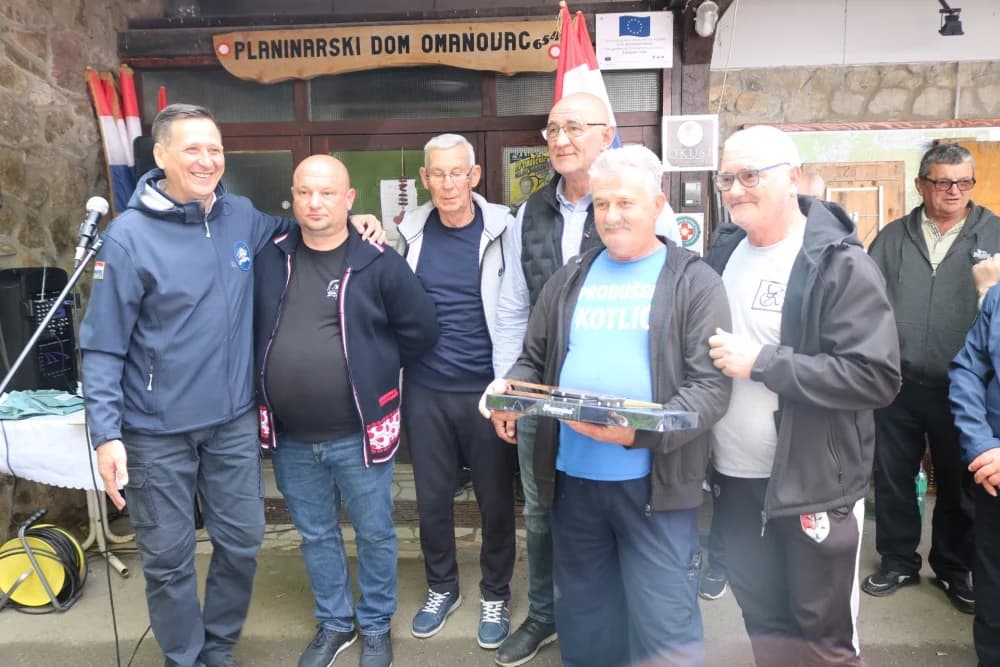 SUSRETI PRIJATELJA 2024. Fešta čobanca branitelja iz čitave Hrvatske uz bjelovarske tamburašice