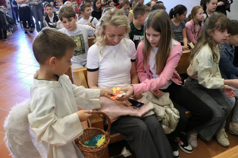 FOTO: Hodočašće učenika osnovnih škola Gospi Voćinskoj