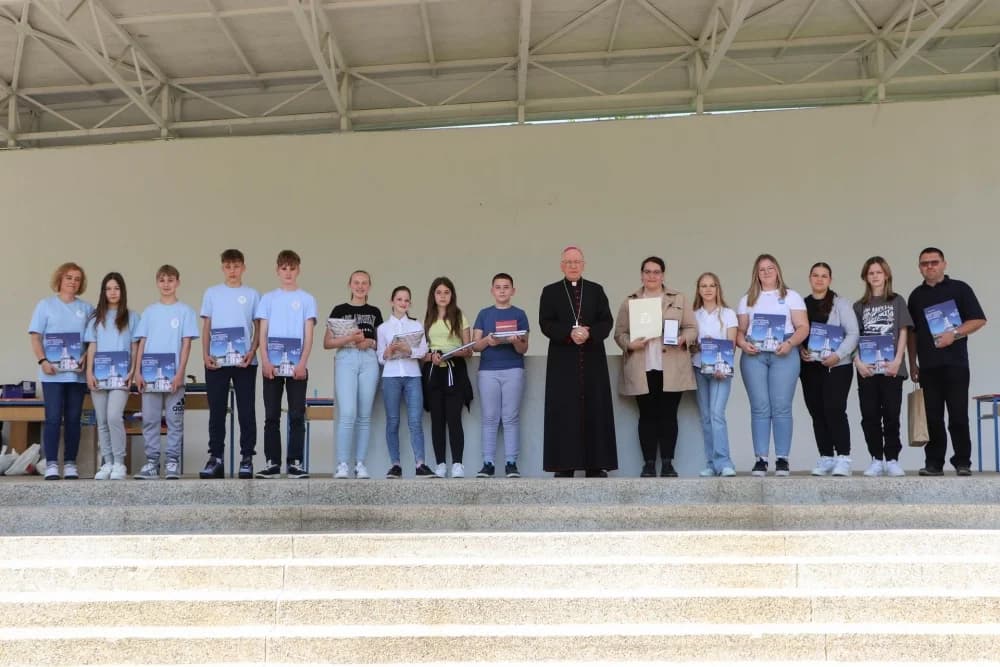 FOTO: Hodočašće učenika osnovnih škola Gospi Voćinskoj