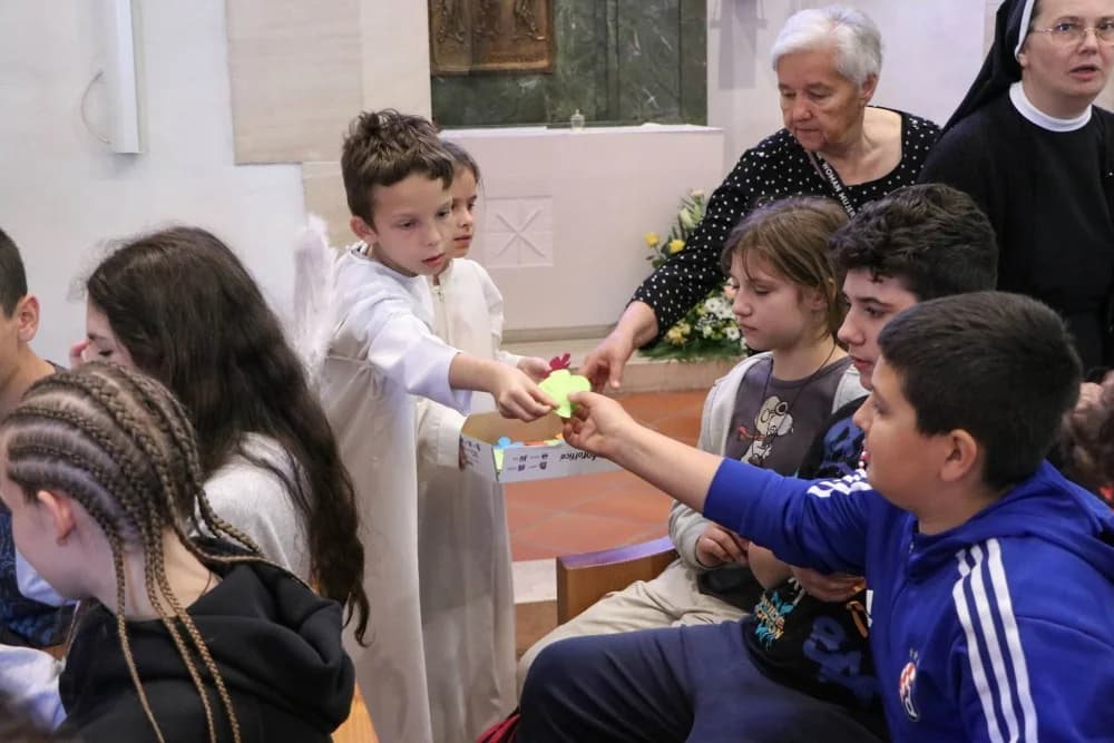 FOTO: Hodočašće učenika osnovnih škola Gospi Voćinskoj