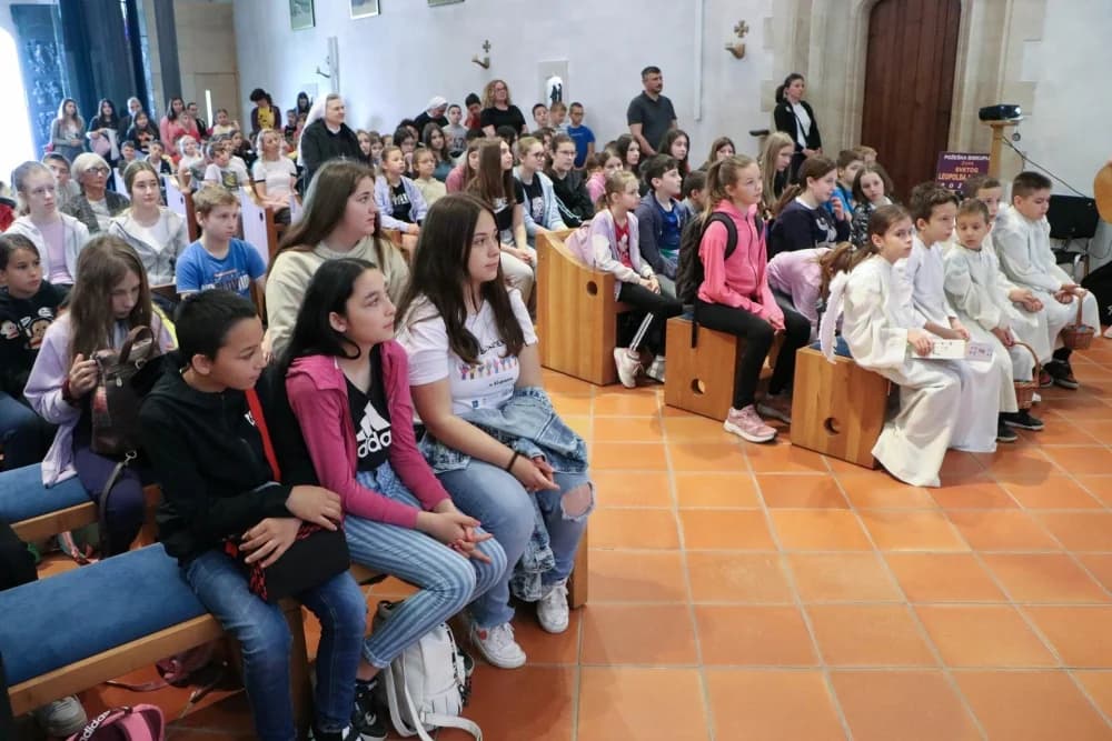 FOTO: Hodočašće učenika osnovnih škola Gospi Voćinskoj