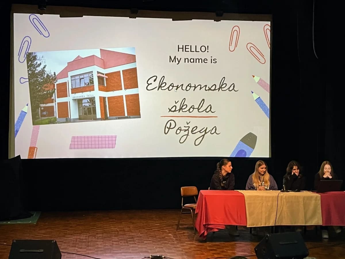 Dora, Ana, Ema i Edita iz požeške Ekonomske škole boravile na Azorskom otočju