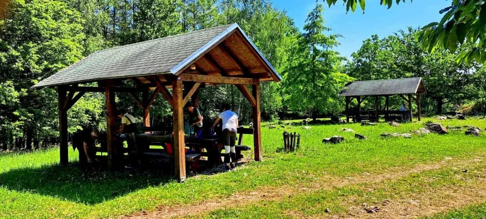 FOTO: Planinari HPD Gojzerice na izletu u arboretum Lisičine 