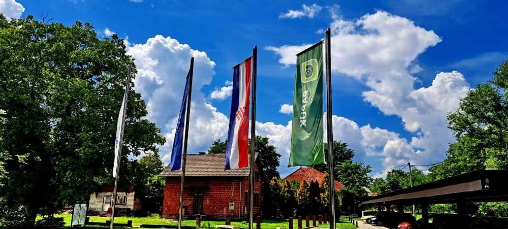 FOTO: Planinari HPD Gojzerice na izletu u arboretum Lisičine 