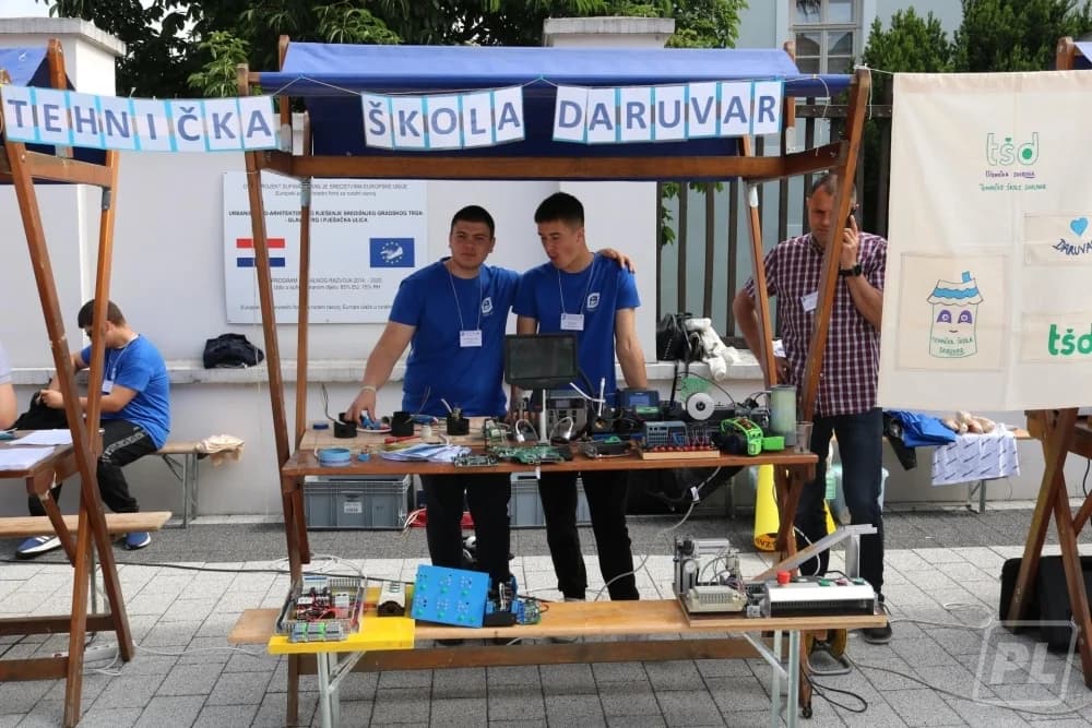 U Pakracu održan 4. Dječji dan zanimanja. Koji životni poziv odabrati?