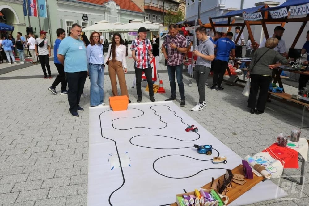 U Pakracu održan 4. Dječji dan zanimanja. Koji životni poziv odabrati?