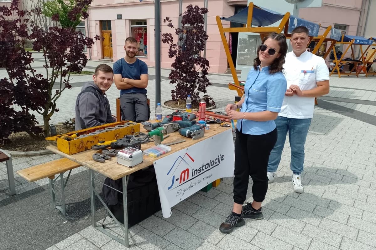U Pakracu održan 4. Dječji dan zanimanja. Koji životni poziv odabrati?