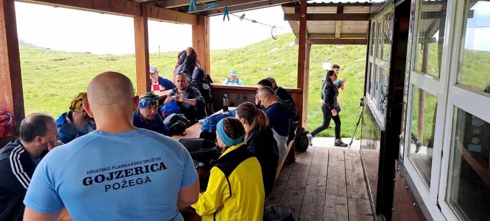 HPD Gojzerica na krovu Hrvatske, dinarskom vrhu Sinjal