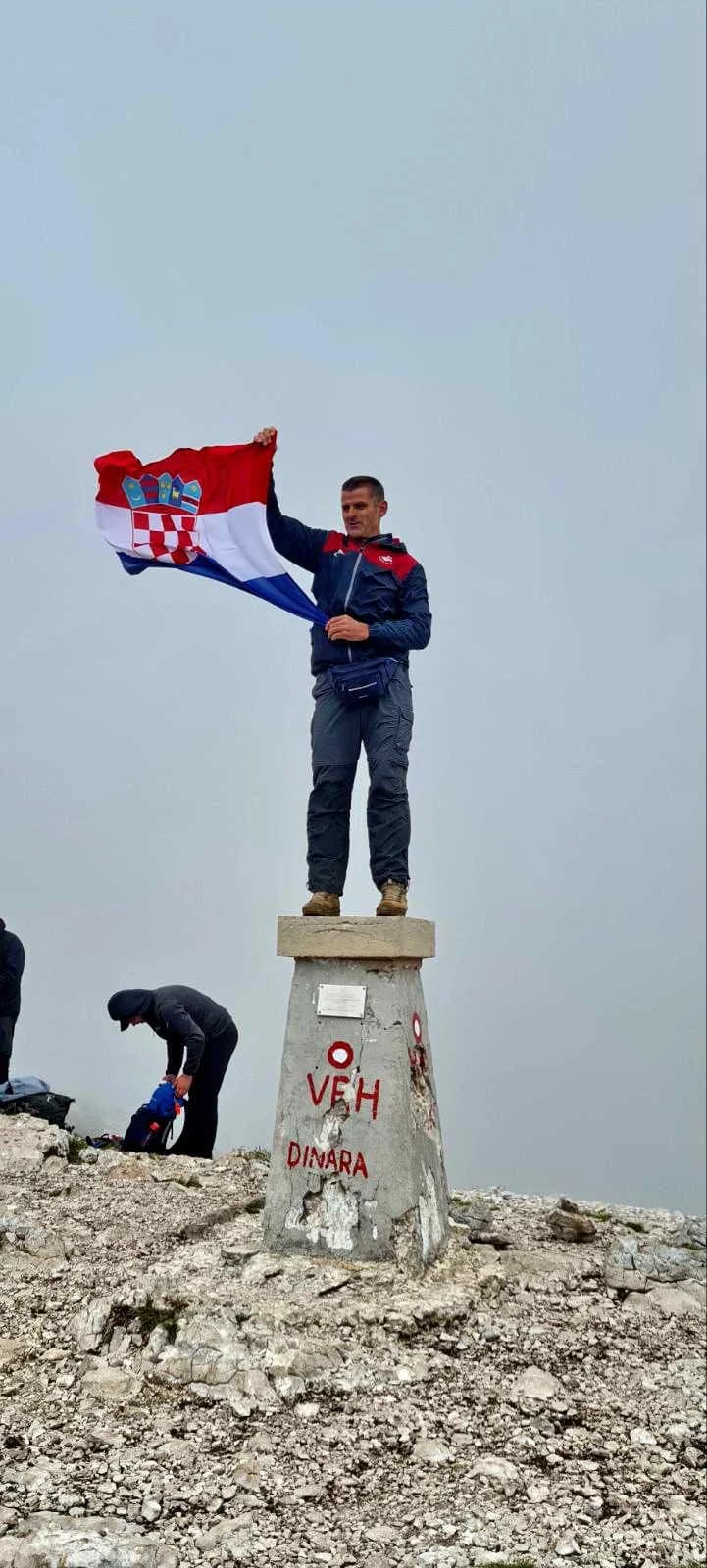 HPD Gojzerica na krovu Hrvatske, dinarskom vrhu Sinjal