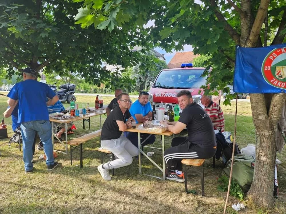 Alumni ’FTRR’ na 8. Festivalu slanine i vina