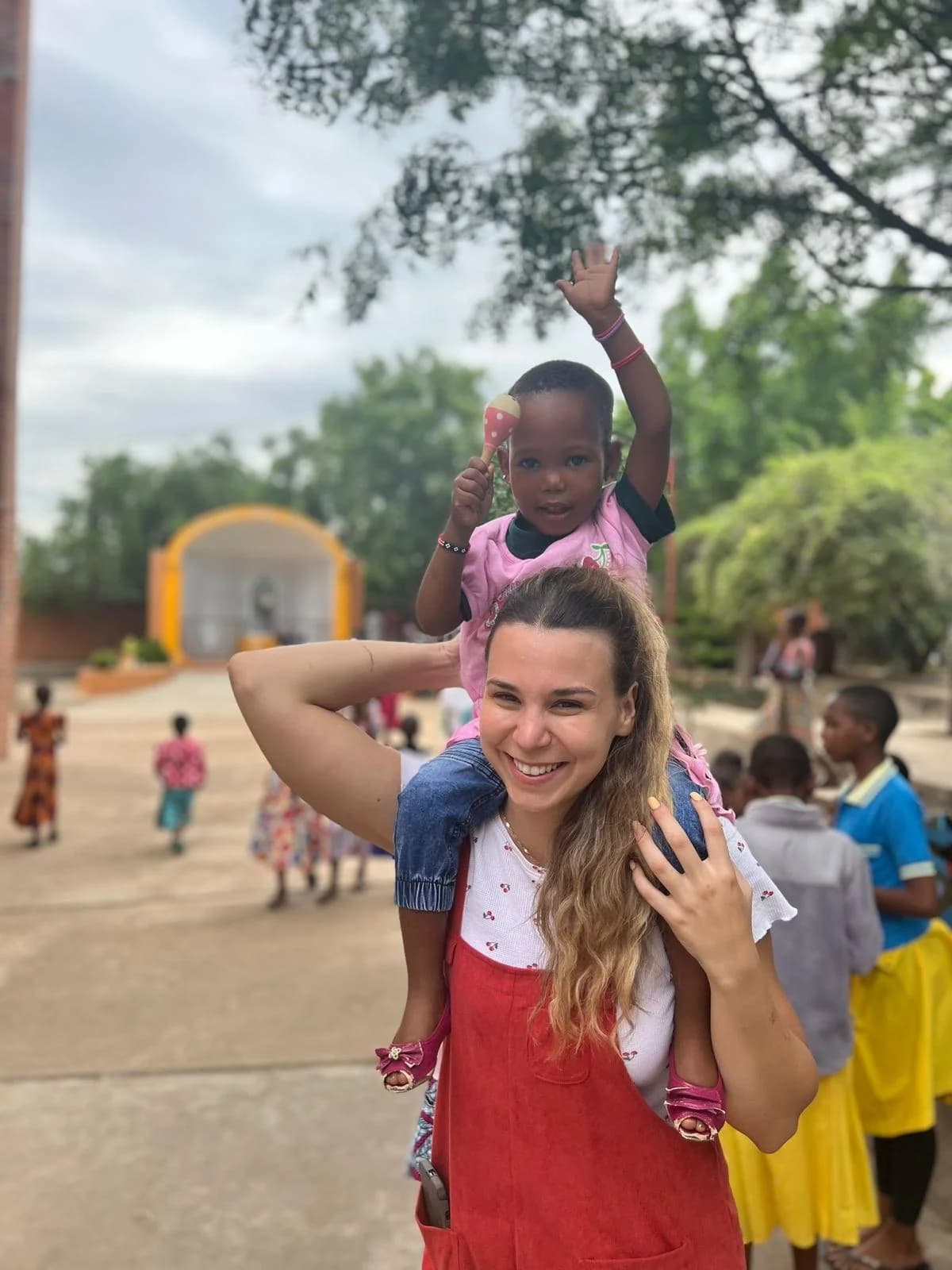 Leona Došen učenicima u Kaptolu dočarala život u Tanzaniji