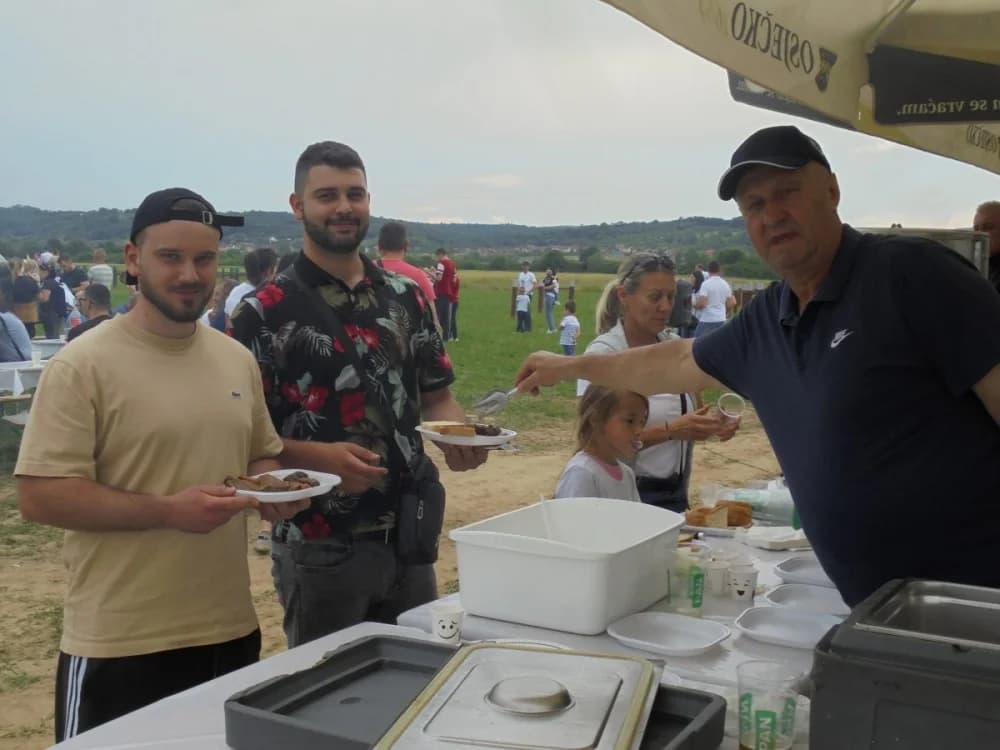FOTO: Konjički klub Pleternica otvorio vrata svim generacijama
