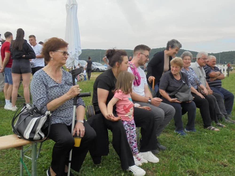FOTO: Konjički klub Pleternica otvorio vrata svim generacijama