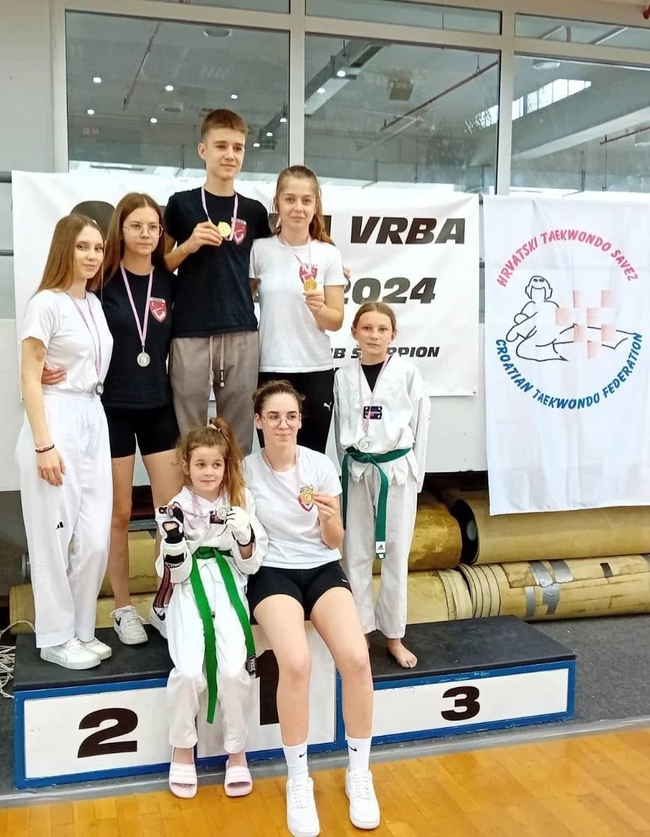 Veličanima tri zlata i četiri srebra u borbama