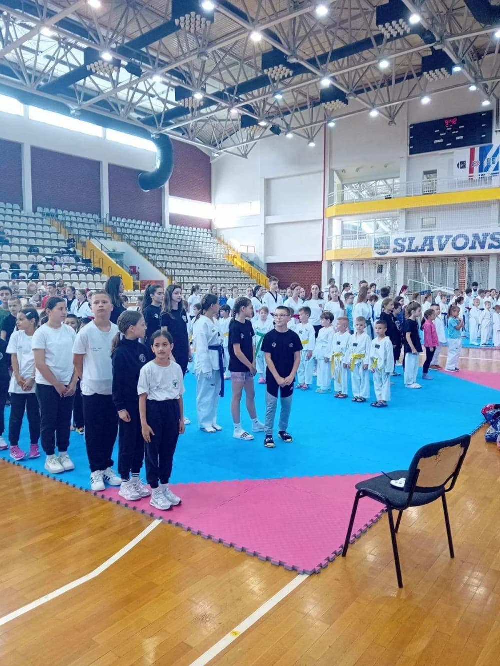 Veličanima tri zlata i četiri srebra u borbama