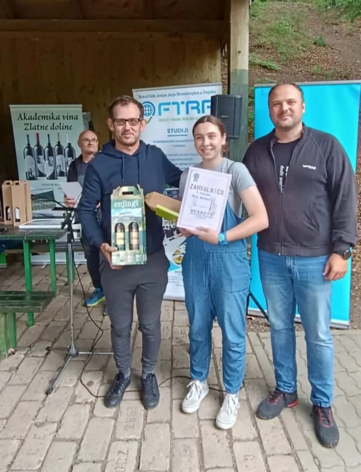 Održan tradicionalni susret planinara pjesnika i slikara na Sovskom jezeru