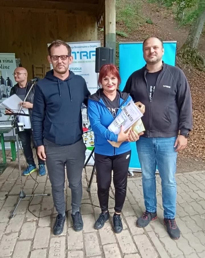 Održan tradicionalni susret planinara pjesnika i slikara na Sovskom jezeru