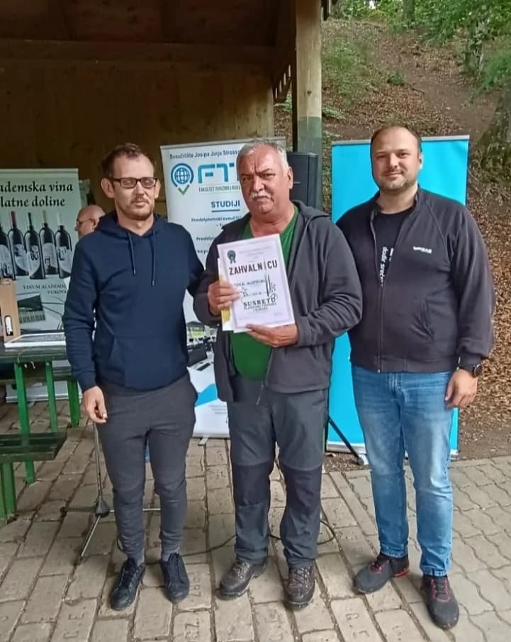 Održan tradicionalni susret planinara pjesnika i slikara na Sovskom jezeru
