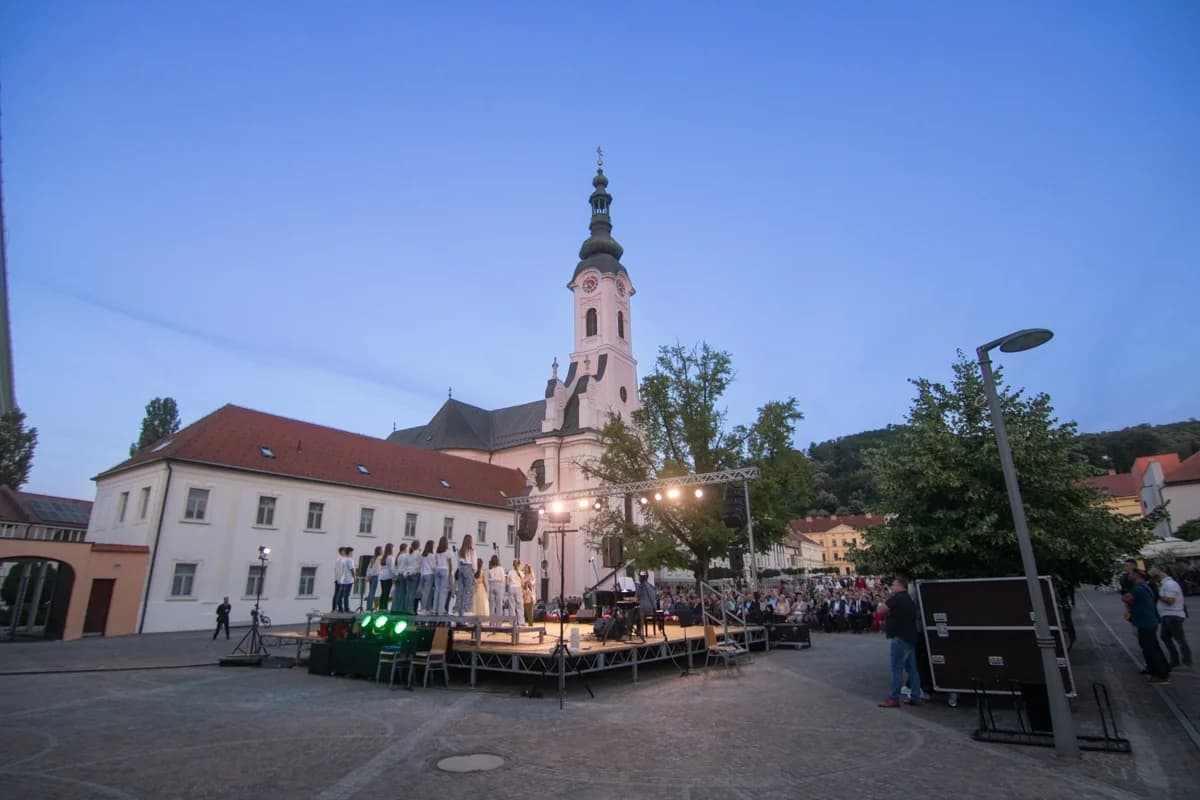 Koncertom ispred katedrale požeška Glazbena škola zaokružila bogatu koncertnu sezonu