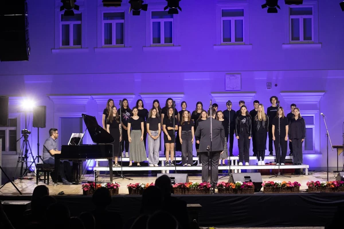 Koncertom ispred katedrale požeška Glazbena škola zaokružila bogatu koncertnu sezonu