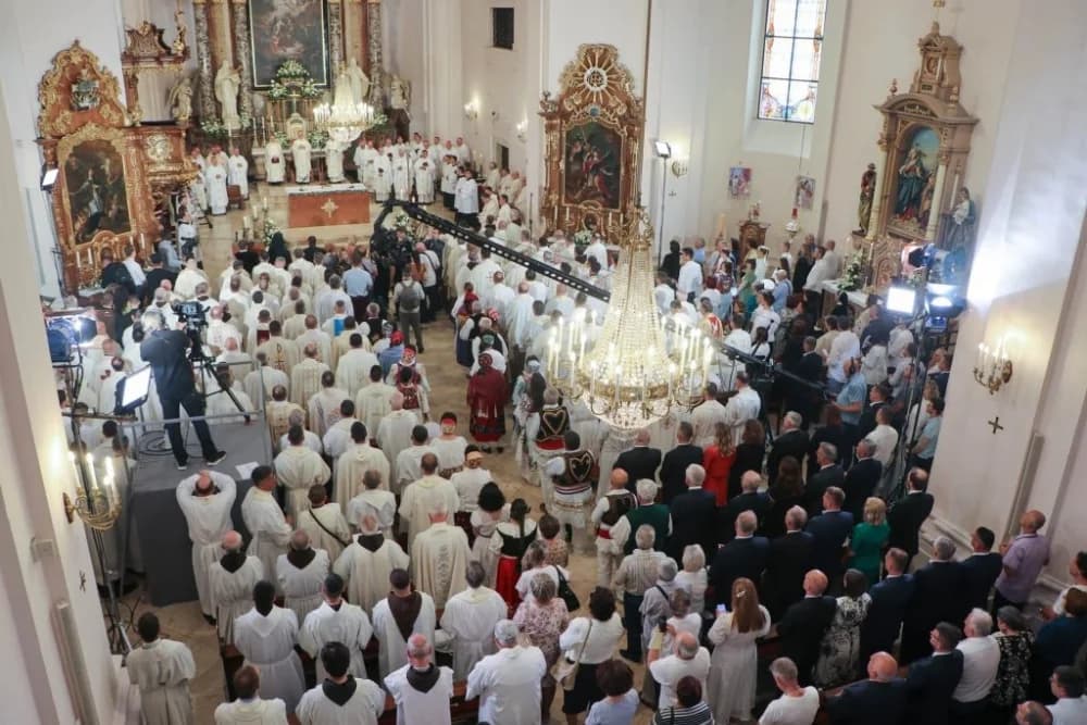 Pozdrav. msgr. Antuna Škvorčevića na početku slavlja biskupskog ređenja u Katedrali