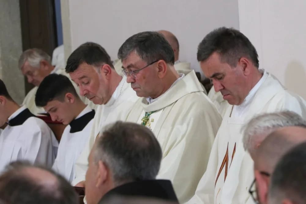Pozdrav. msgr. Antuna Škvorčevića na početku slavlja biskupskog ređenja u Katedrali