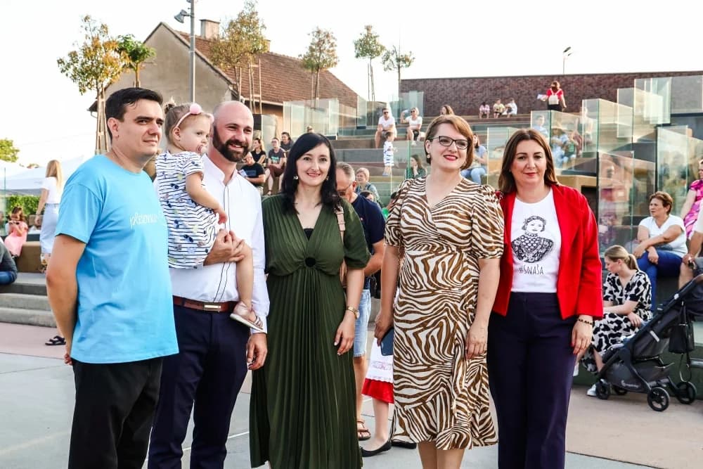 FOTO: Započeo jubilarni 30. dječji tamburaški festival Cvjetići glazbe