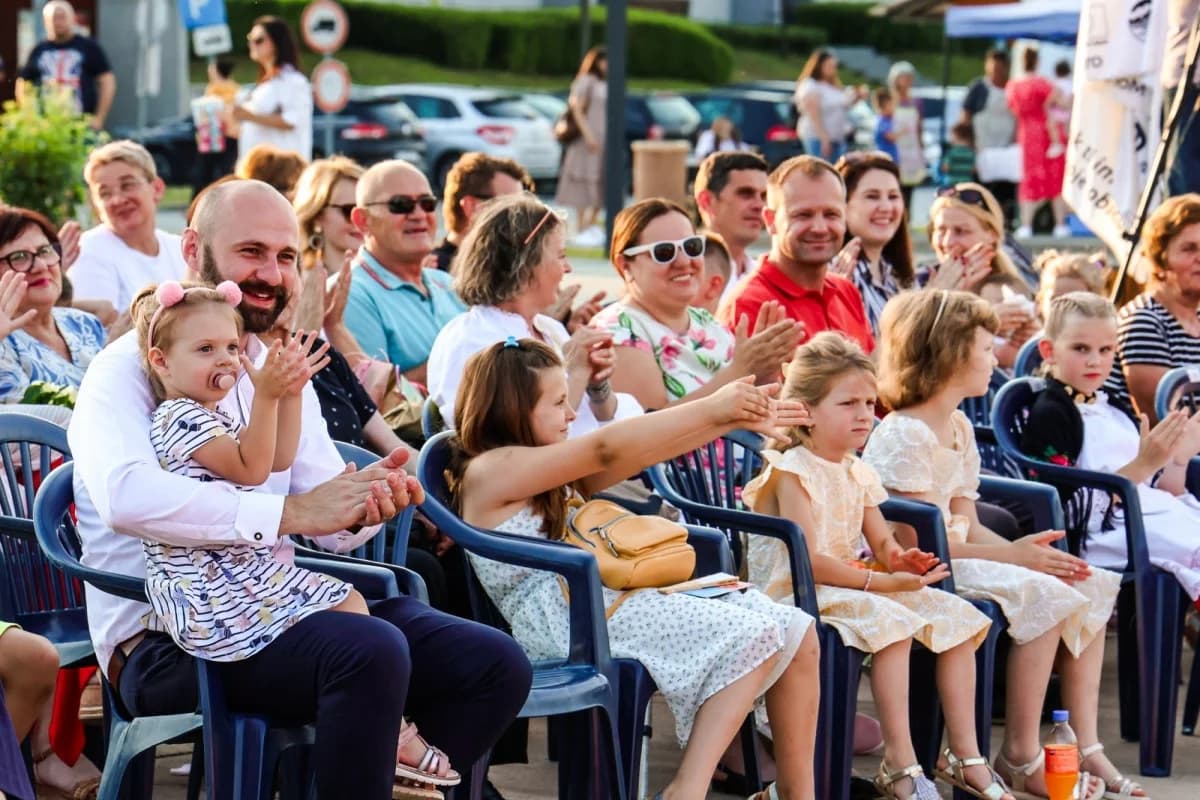 FOTO: Započeo jubilarni 30. dječji tamburaški festival Cvjetići glazbe