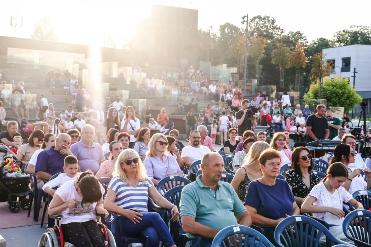 FOTO: Započeo jubilarni 30. dječji tamburaški festival Cvjetići glazbe