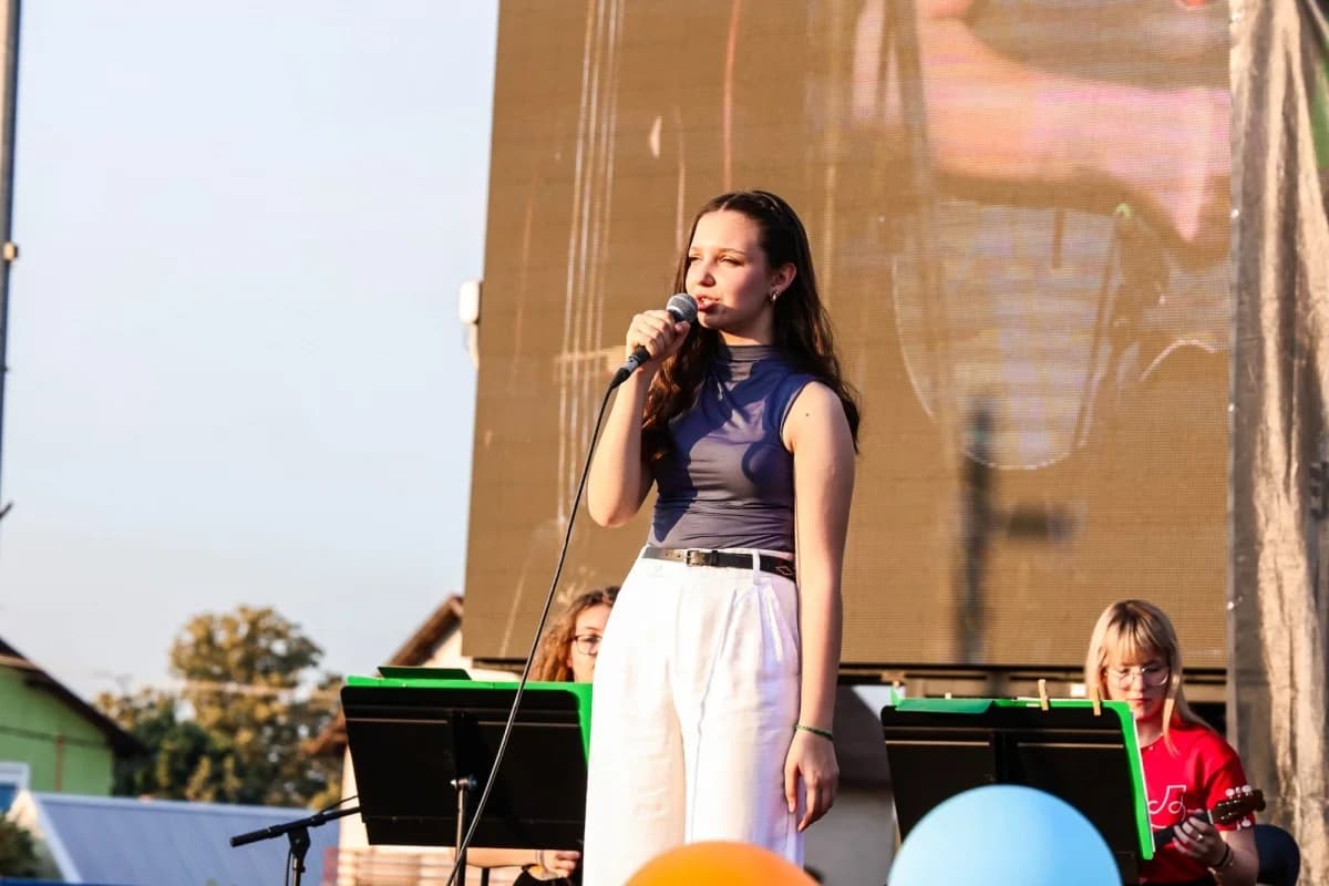 FOTO: Započeo jubilarni 30. dječji tamburaški festival Cvjetići glazbe