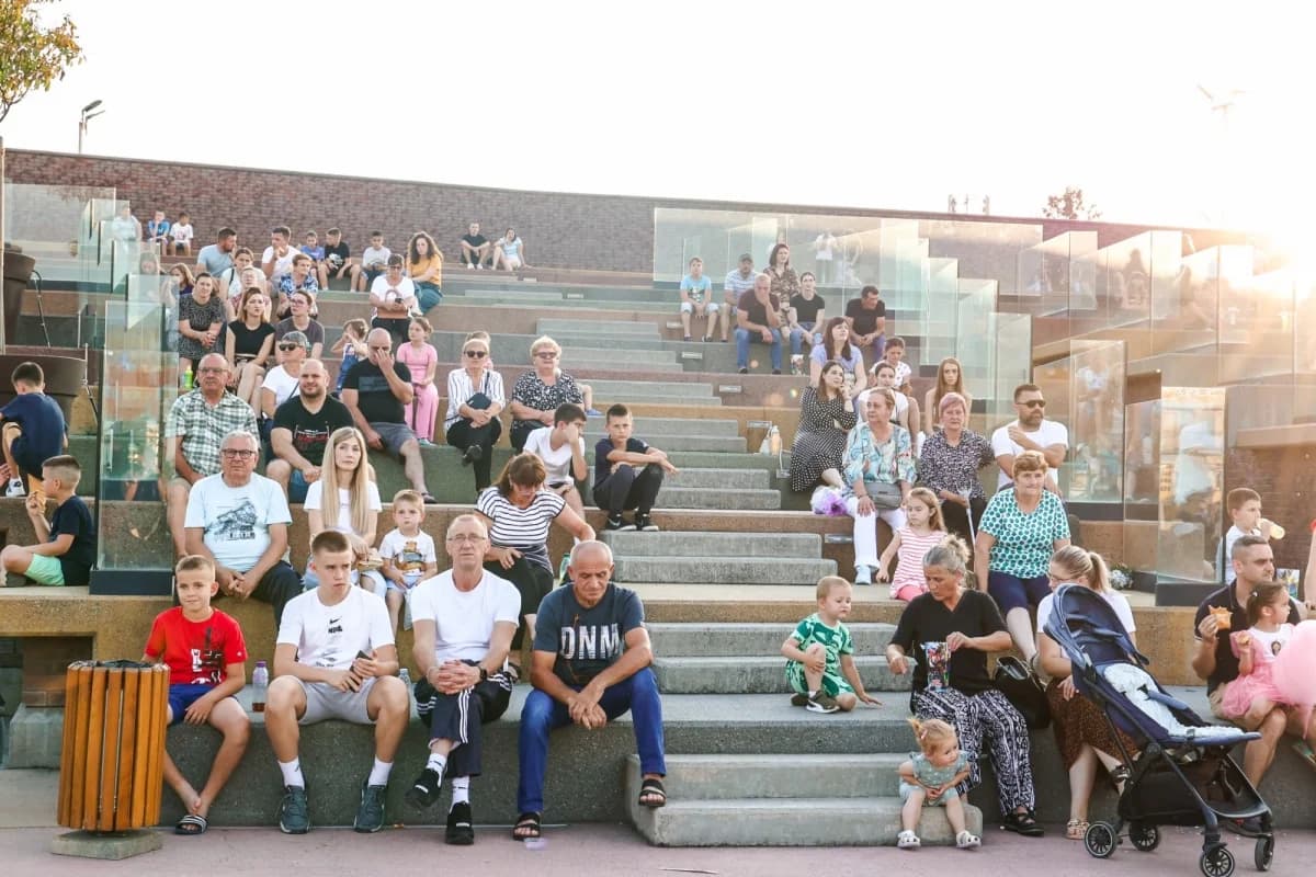 FOTO: Započeo jubilarni 30. dječji tamburaški festival Cvjetići glazbe