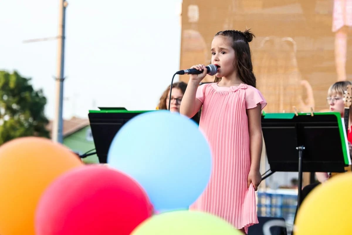 FOTO: Započeo jubilarni 30. dječji tamburaški festival Cvjetići glazbe