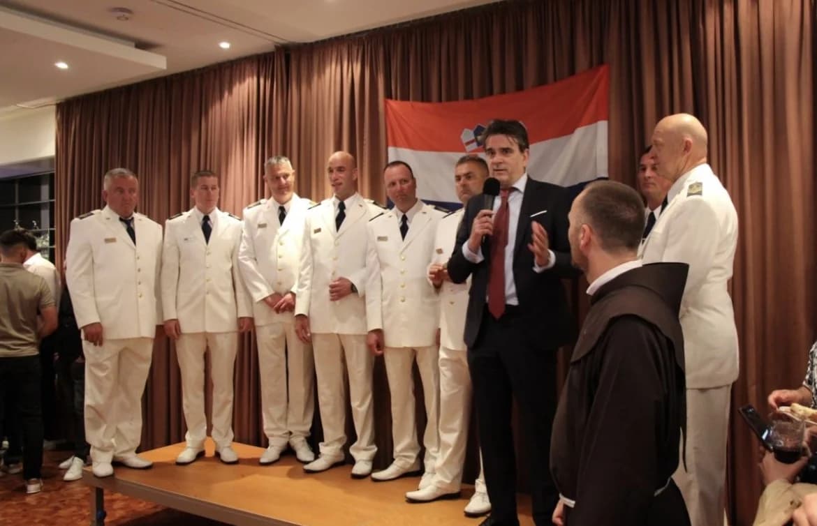 Prvi put u povijesti služena je Sveta Misa na hrvatskom jeziku u katedrali Karla Velikog – „Oca Europe“