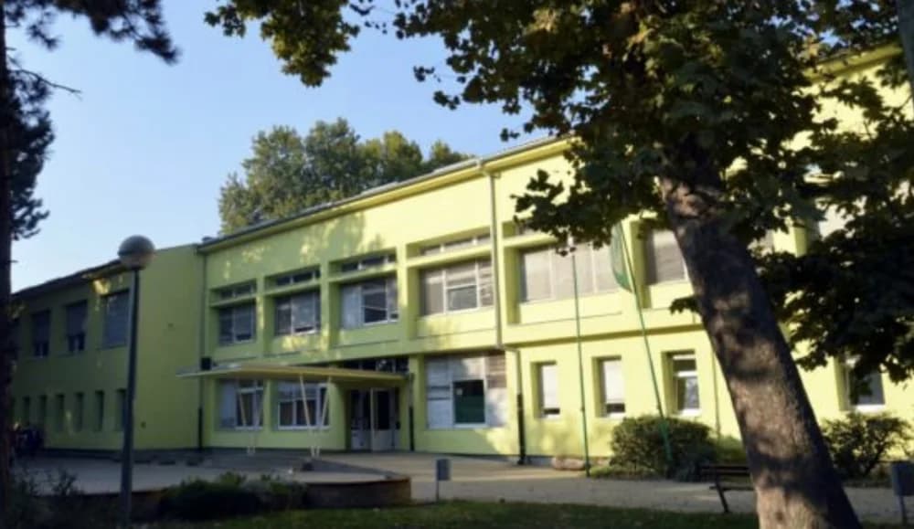 Škola u B. Manastiru