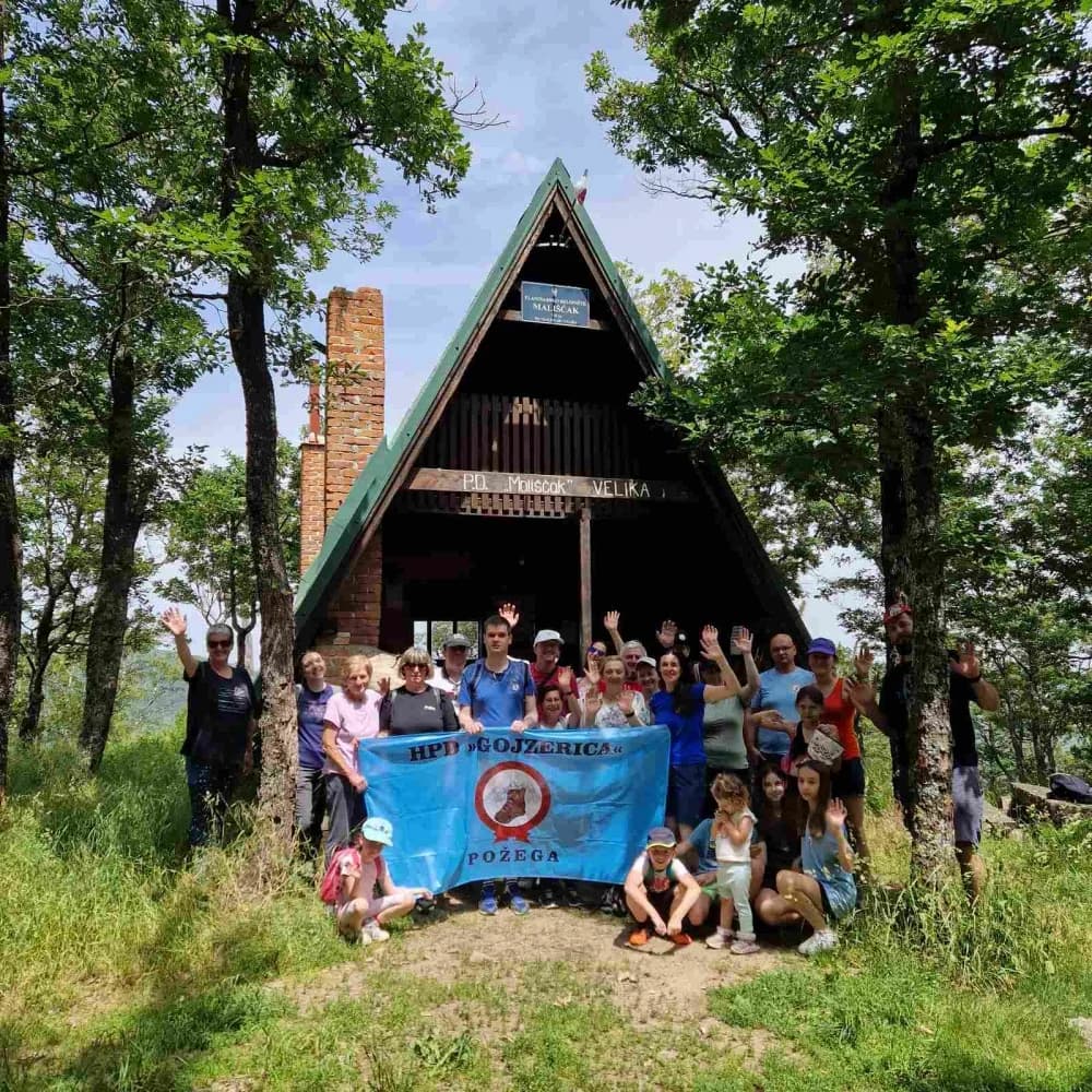 FOTO: Izlet za slijepe i slabovidne osobe ’Pruži mi ruku – Proljeće na Mališćaku“